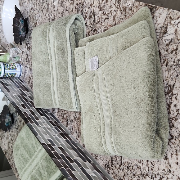 Charisma Bath Harisma Juniper Bath Towels Poshmark